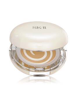 SK II Cellumination Essence In Foundation - Skincare & Make-up in one product! Brilliant!