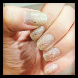 Love the glitter on my nails!